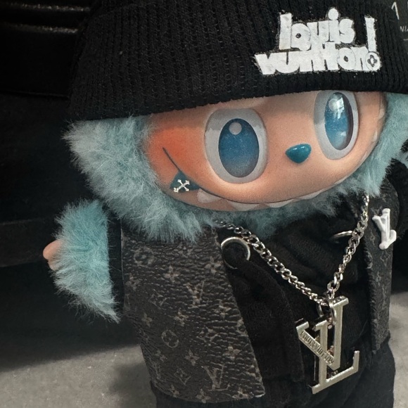 Authentic Labubu Collectible Figure With Louis Vuitton x Pop Mart Designer –Rare - Picture 2 of 4